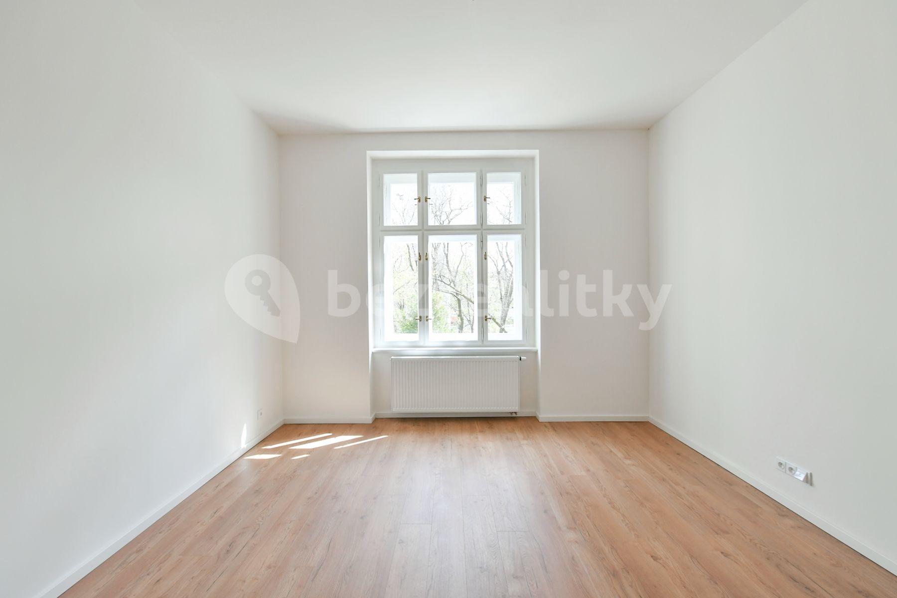 3 bedroom with open-plan kitchen flat to rent, 105 m², Kubelíkova, Prague, Prague