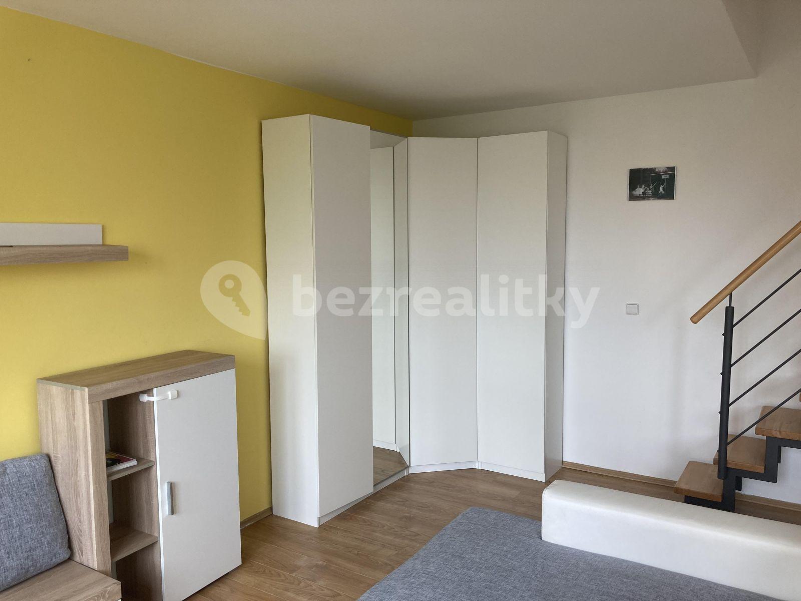 Studio flat to rent, 50 m², Jabloňová, Prague, Prague