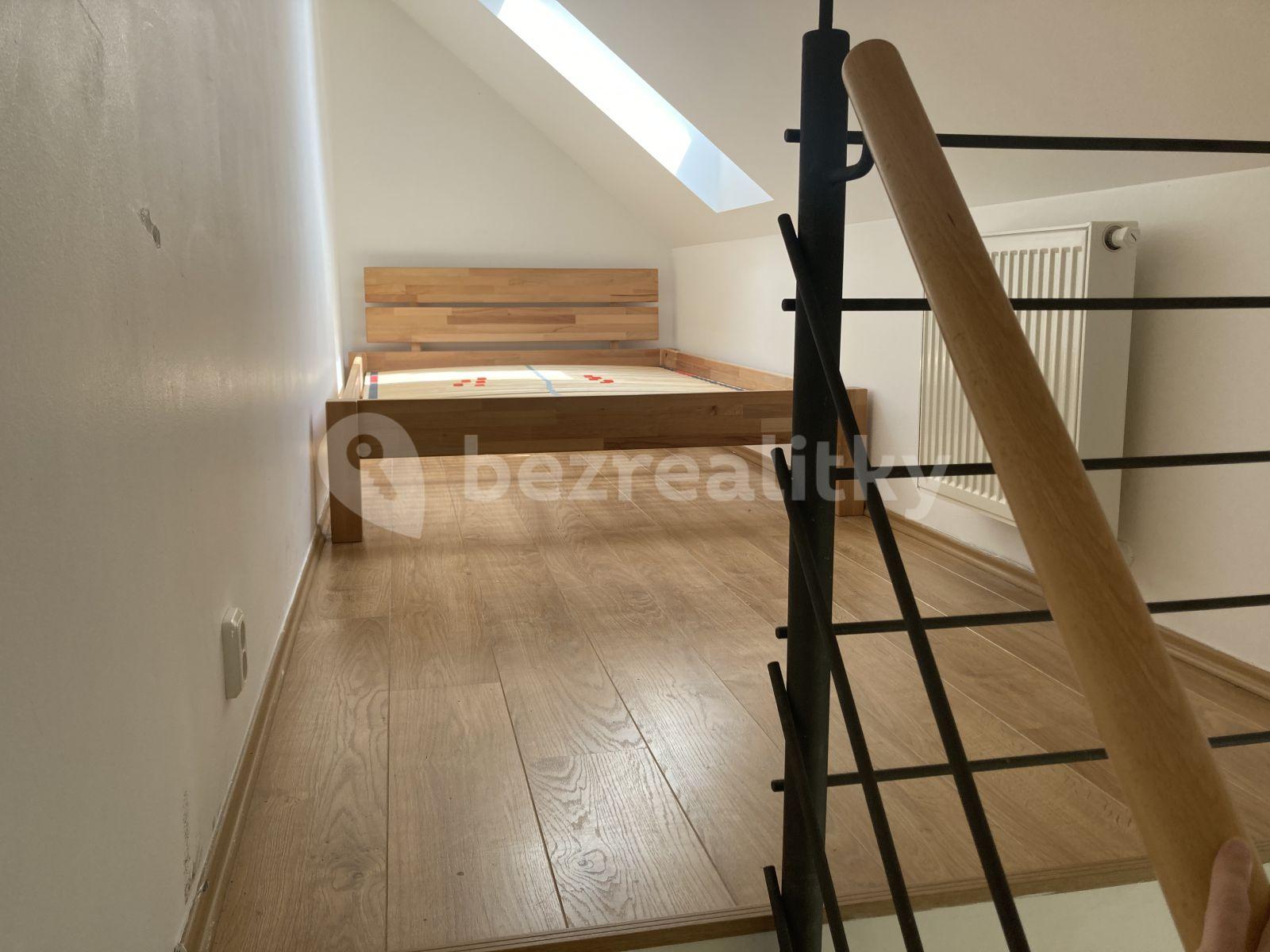 Studio flat to rent, 50 m², Jabloňová, Prague, Prague