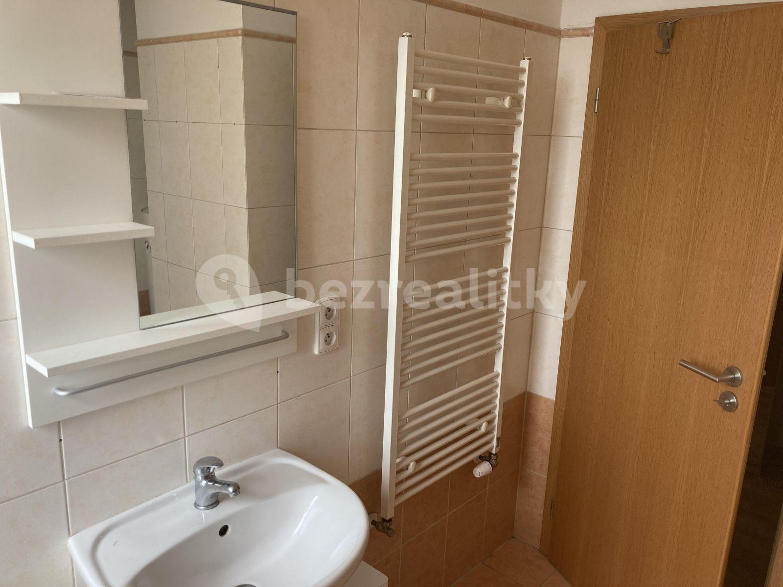 Studio flat to rent, 50 m², Jabloňová, Prague, Prague