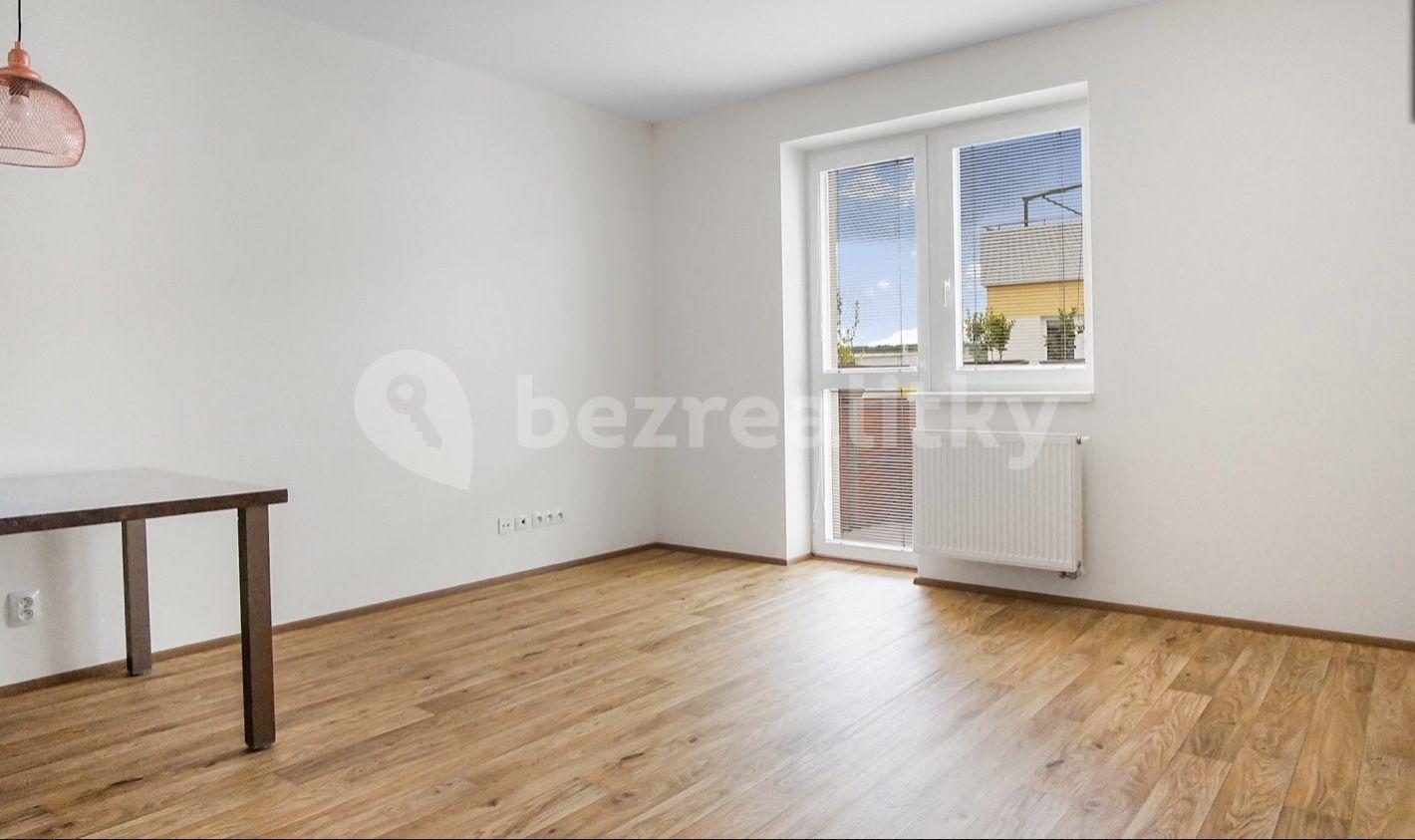 2 bedroom with open-plan kitchen flat to rent, 79 m², Novodvorská, Brno, Jihomoravský Region