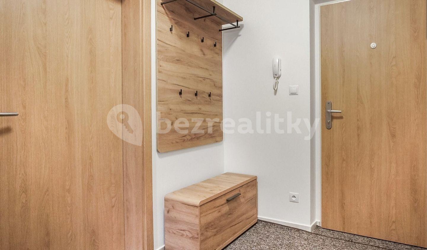 2 bedroom with open-plan kitchen flat to rent, 79 m², Novodvorská, Brno, Jihomoravský Region