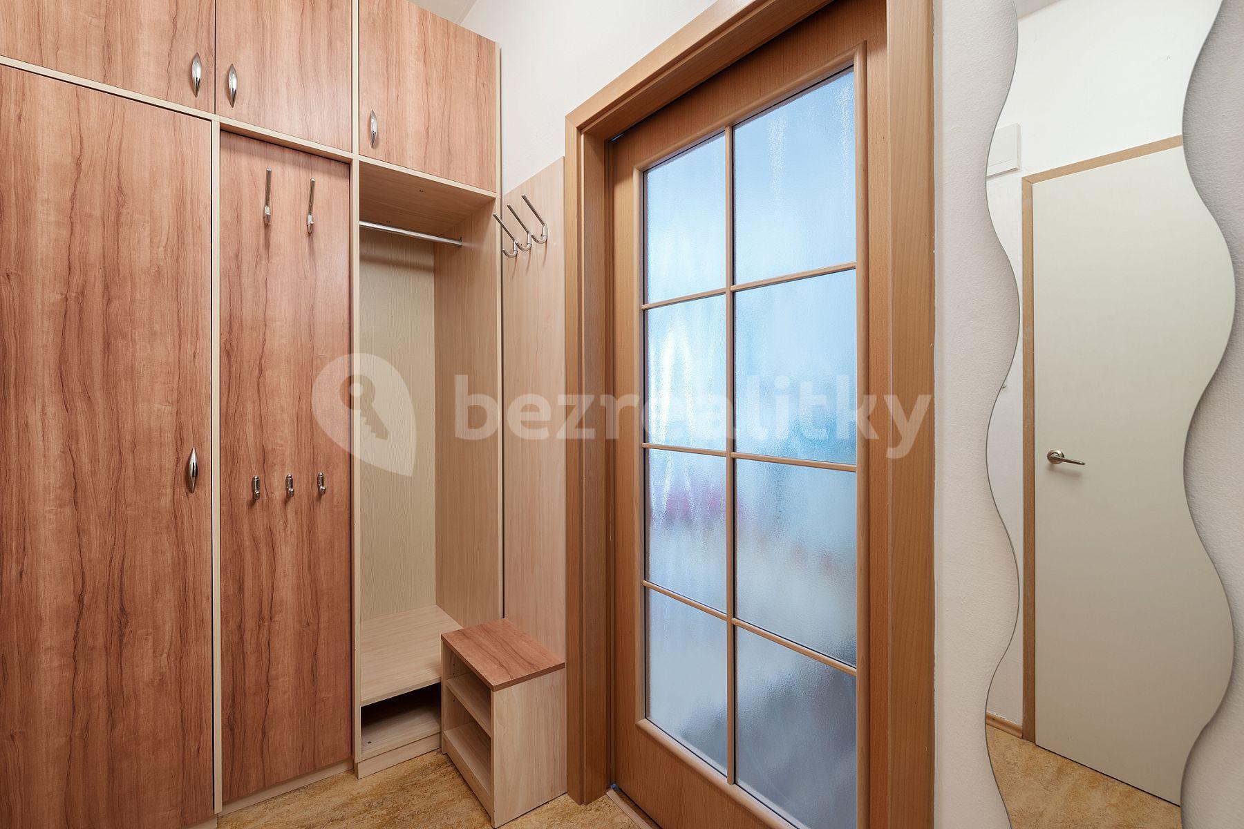 2 bedroom with open-plan kitchen flat to rent, 87 m², Helfertova, Brno, Jihomoravský Region