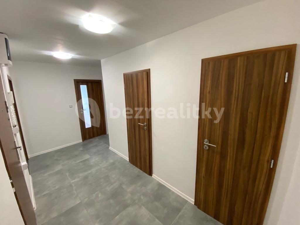 2 bedroom with open-plan kitchen flat to rent, 68 m², Makovského, Prague, Prague