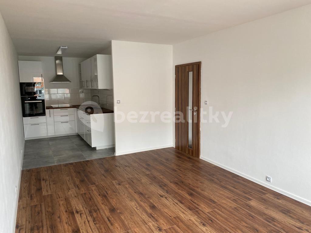 2 bedroom with open-plan kitchen flat to rent, 68 m², Makovského, Prague, Prague