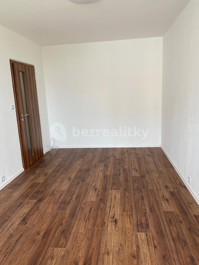 2 bedroom with open-plan kitchen flat to rent, 68 m², Makovského, Prague, Prague