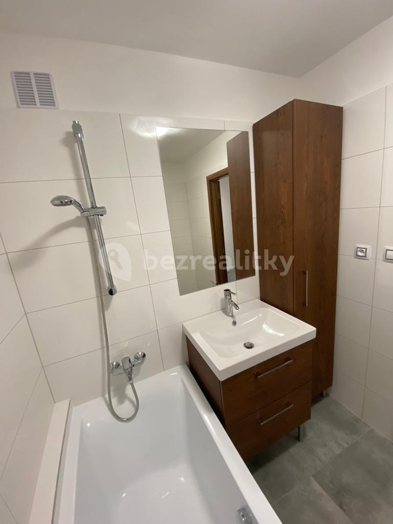 2 bedroom with open-plan kitchen flat to rent, 68 m², Makovského, Prague, Prague