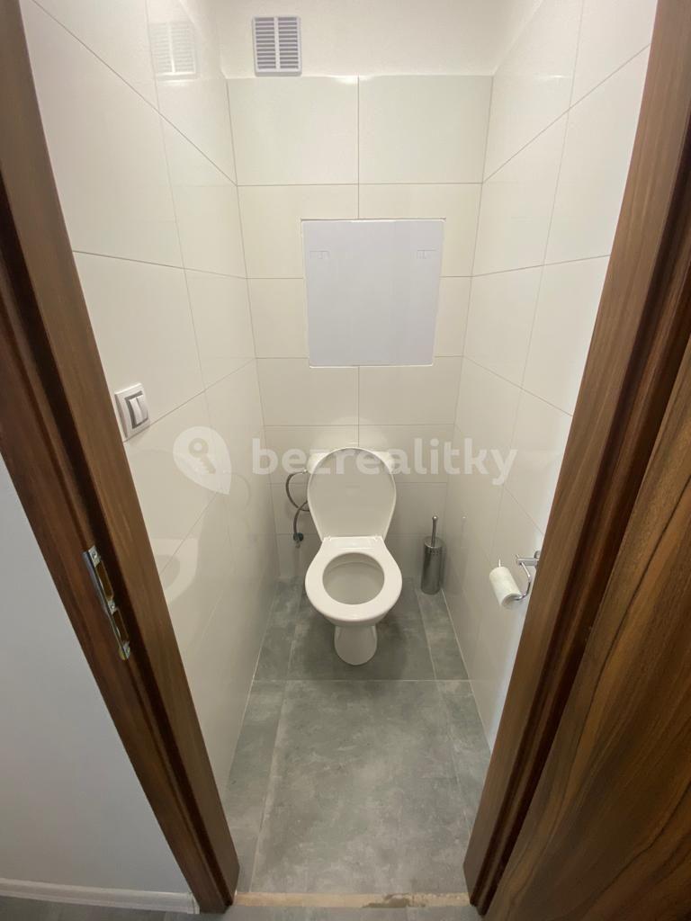 2 bedroom with open-plan kitchen flat to rent, 68 m², Makovského, Prague, Prague