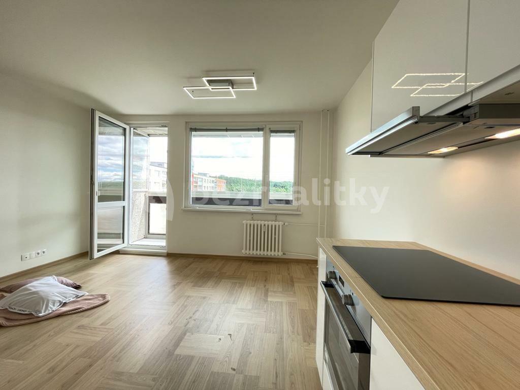 3 bedroom with open-plan kitchen flat to rent, 75 m², Pertoldova, Prague, Prague