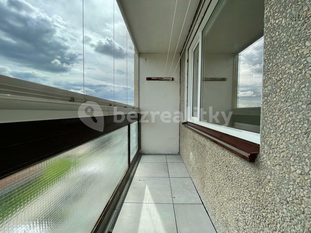 3 bedroom with open-plan kitchen flat to rent, 75 m², Pertoldova, Prague, Prague