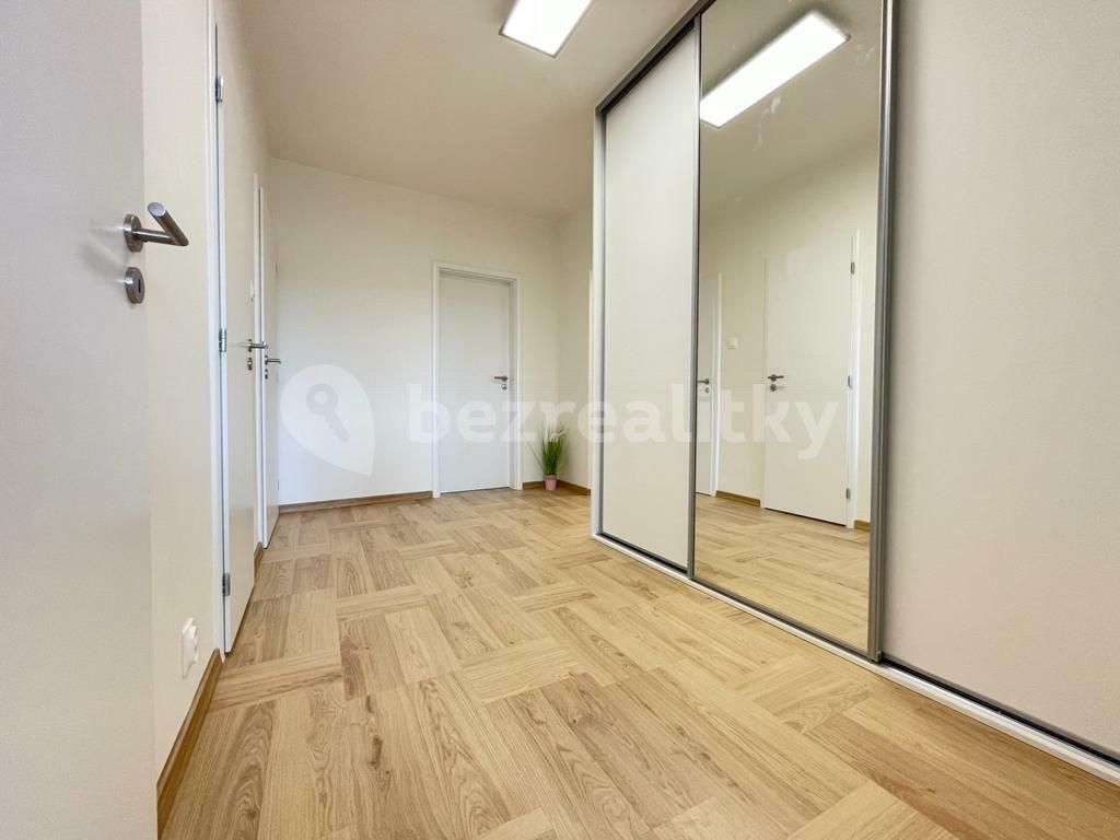 3 bedroom with open-plan kitchen flat to rent, 75 m², Pertoldova, Prague, Prague