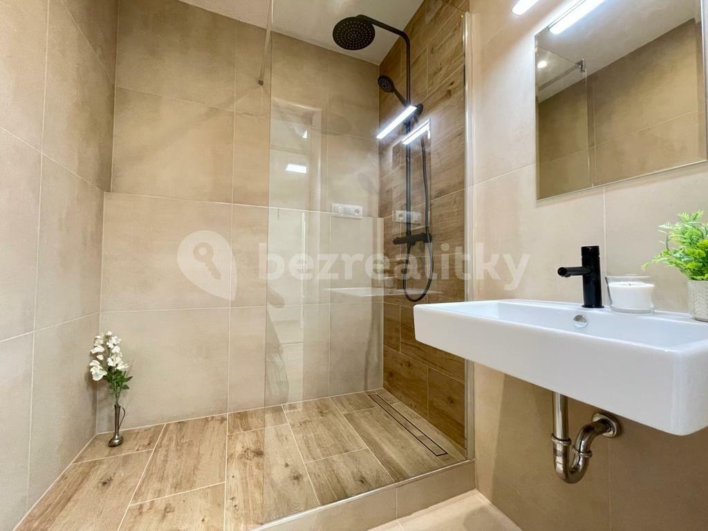 3 bedroom with open-plan kitchen flat to rent, 75 m², Pertoldova, Prague, Prague