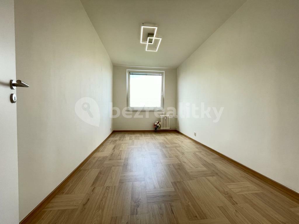 3 bedroom with open-plan kitchen flat to rent, 75 m², Pertoldova, Prague, Prague