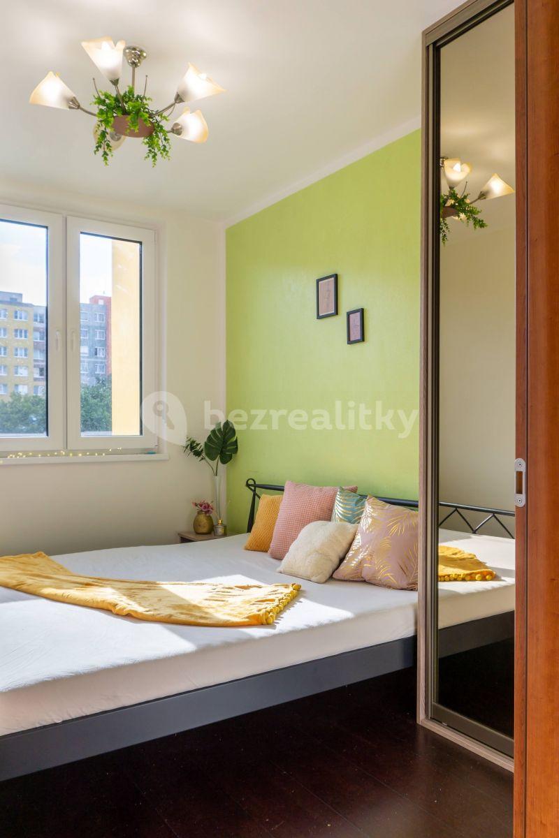 1 bedroom with open-plan kitchen flat to rent, 43 m², Skuteckého, Prague, Prague