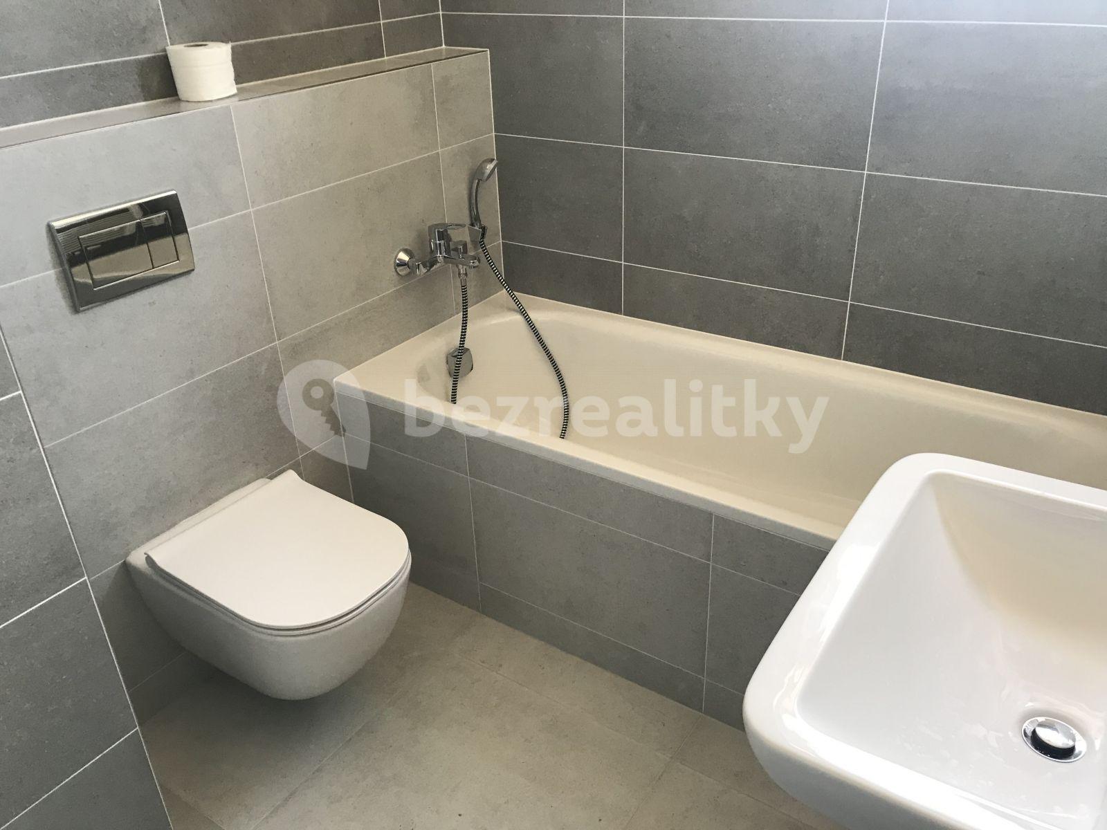 Studio flat to rent, 33 m², Šífařská, Prague, Prague