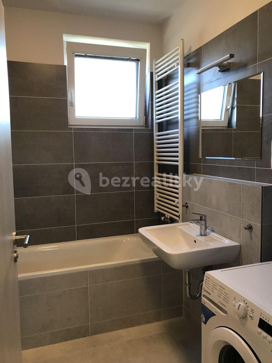 Studio flat to rent, 33 m², Šífařská, Prague, Prague