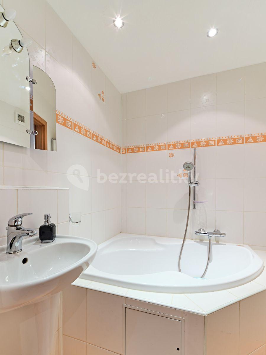 2 bedroom with open-plan kitchen flat to rent, 68 m², Zlešická, Prague, Prague