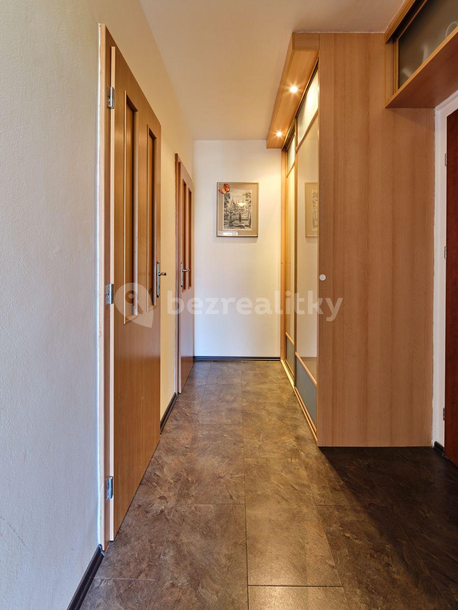 2 bedroom with open-plan kitchen flat to rent, 68 m², Zlešická, Prague, Prague