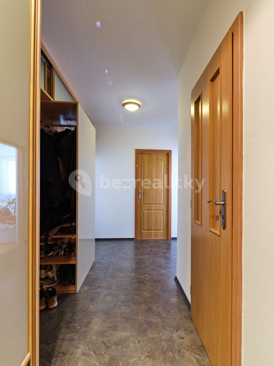 2 bedroom with open-plan kitchen flat to rent, 68 m², Zlešická, Prague, Prague