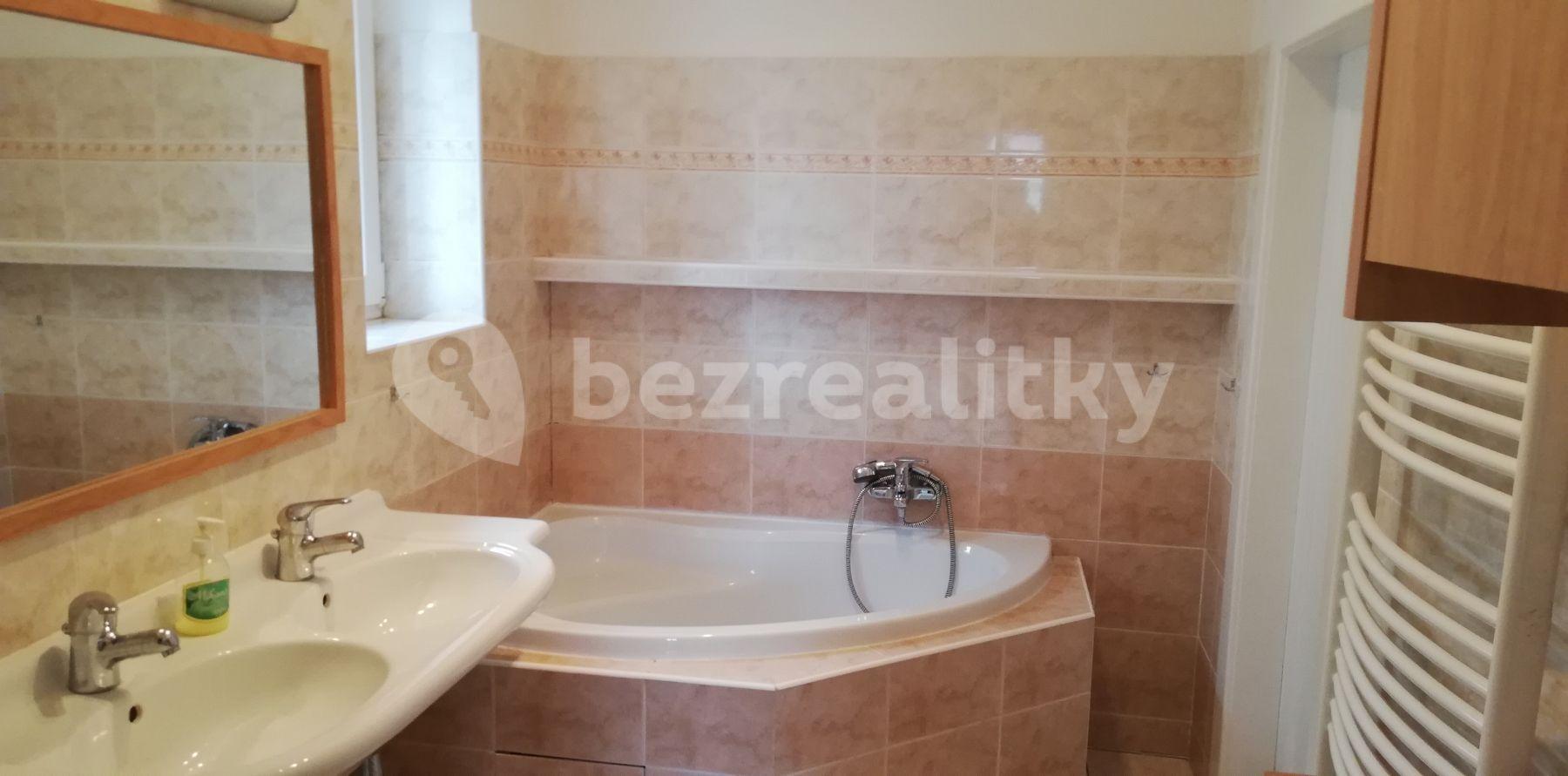 3 bedroom flat to rent, 91 m², Na Třebešíně, Prague, Prague