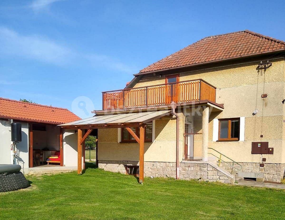 recreational property to rent, 0 m², Hněvkovice, Vysočina Region