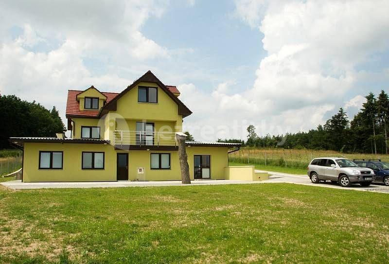 recreational property to rent, 0 m², Okarec, Vysočina Region