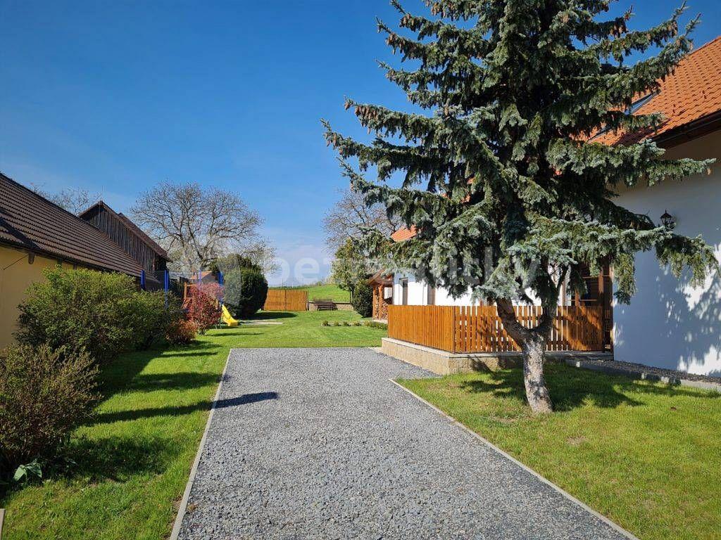 recreational property to rent, 0 m², Loučeň, Středočeský Region