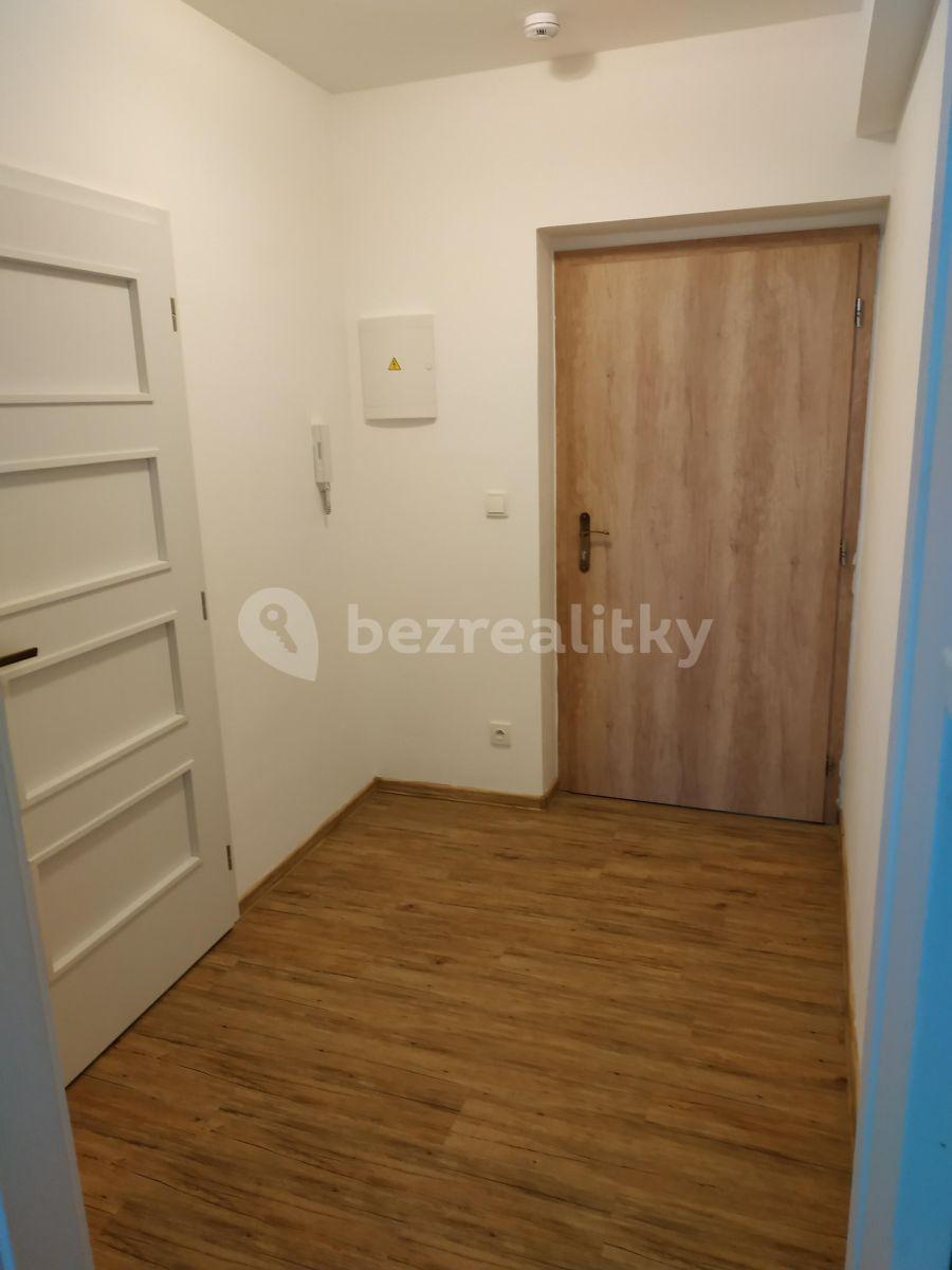 Small studio flat to rent, 30 m², U Pivovaru, Dobříš, Středočeský Region