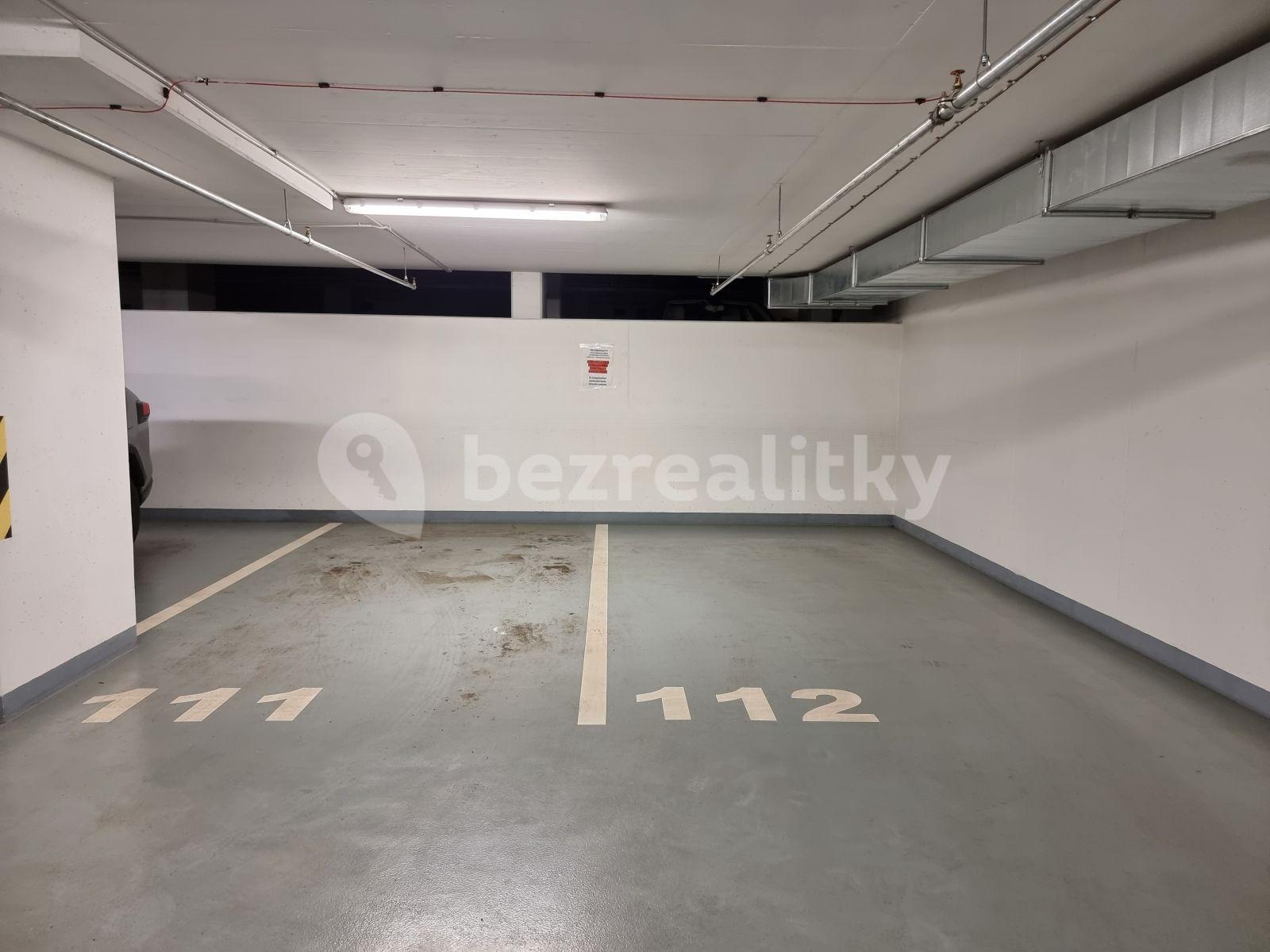 garage to rent, 14 m², Za Karlínským přístavem, Prague, Prague