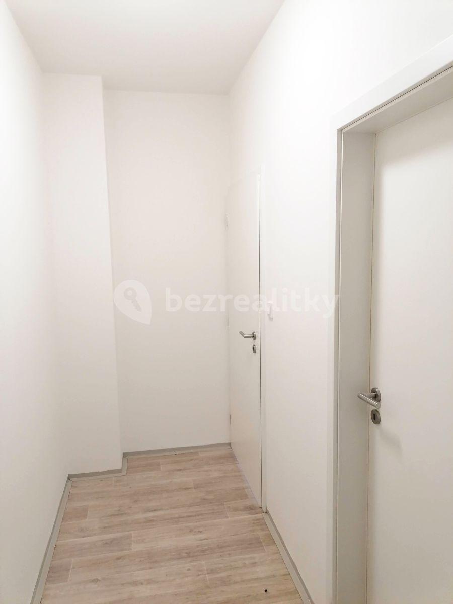 Studio flat to rent, 37 m², Karáskovo náměstí, Brno, Jihomoravský Region