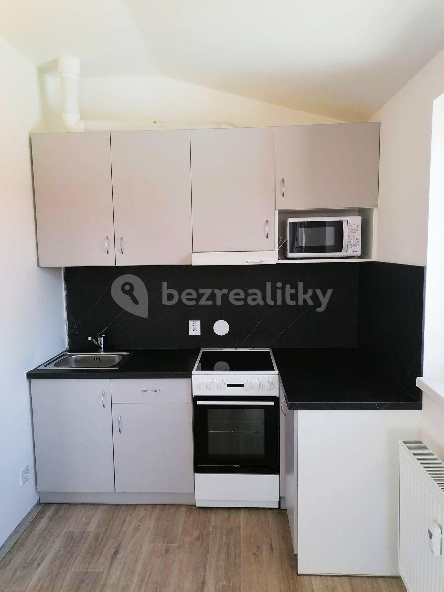 Studio flat to rent, 37 m², Karáskovo náměstí, Brno, Jihomoravský Region