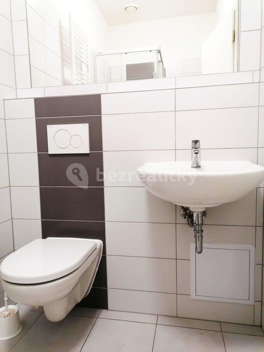 Studio flat to rent, 37 m², Karáskovo náměstí, Brno, Jihomoravský Region