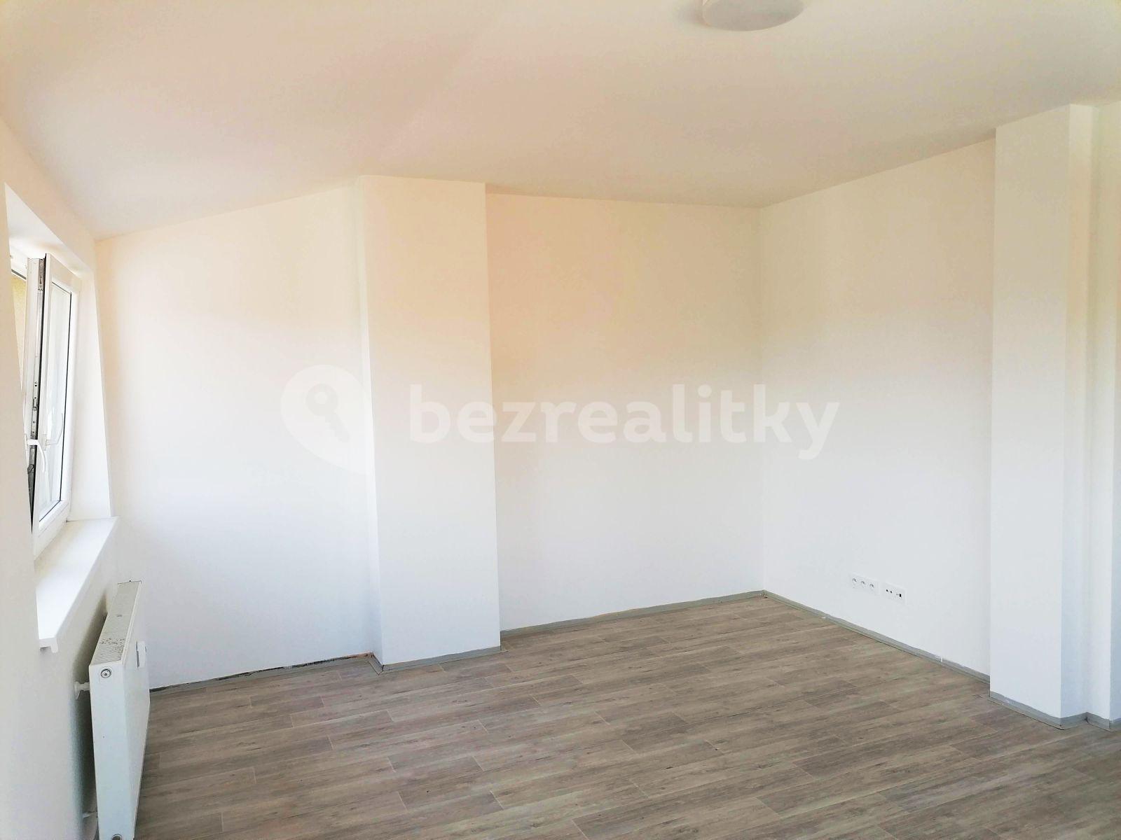 Studio flat to rent, 37 m², Karáskovo náměstí, Brno, Jihomoravský Region