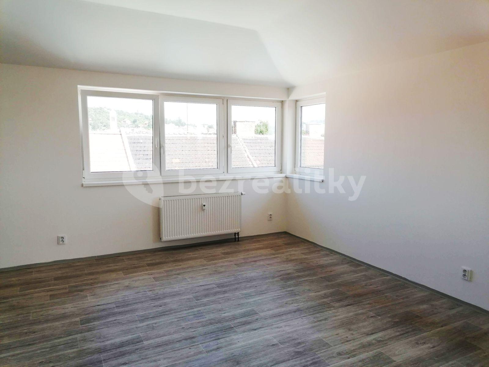 Studio flat to rent, 37 m², Karáskovo náměstí, Brno, Jihomoravský Region