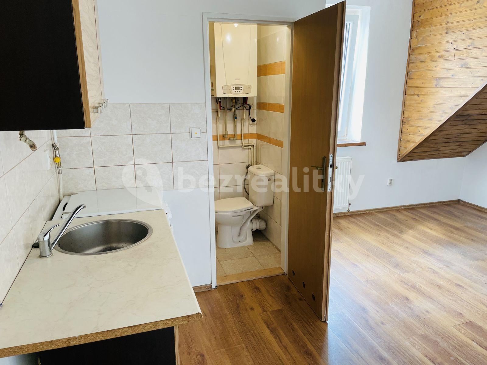 Studio flat to rent, 18 m², 28. října, Ostrava, Moravskoslezský Region