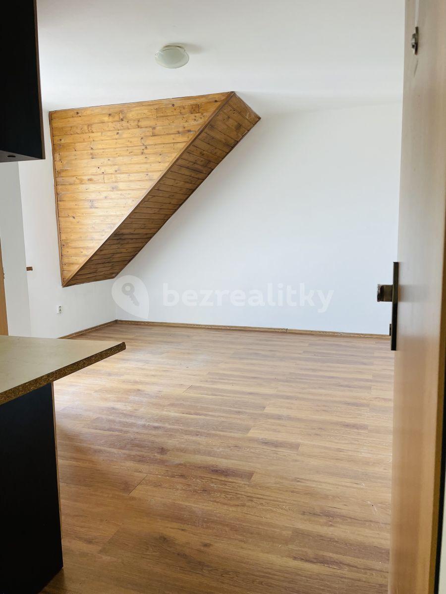 Studio flat to rent, 18 m², 28. října, Ostrava, Moravskoslezský Region