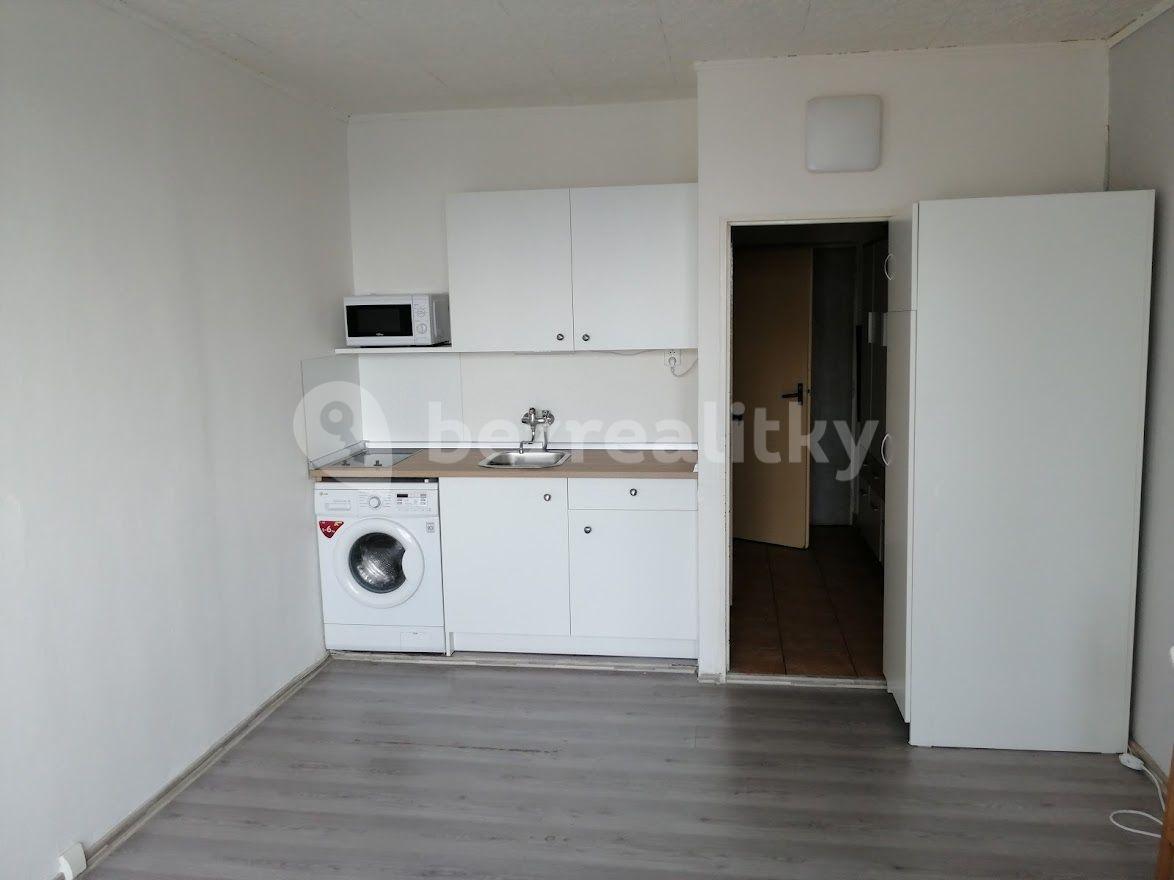 Studio flat to rent, 24 m², Počernická, Prague, Prague