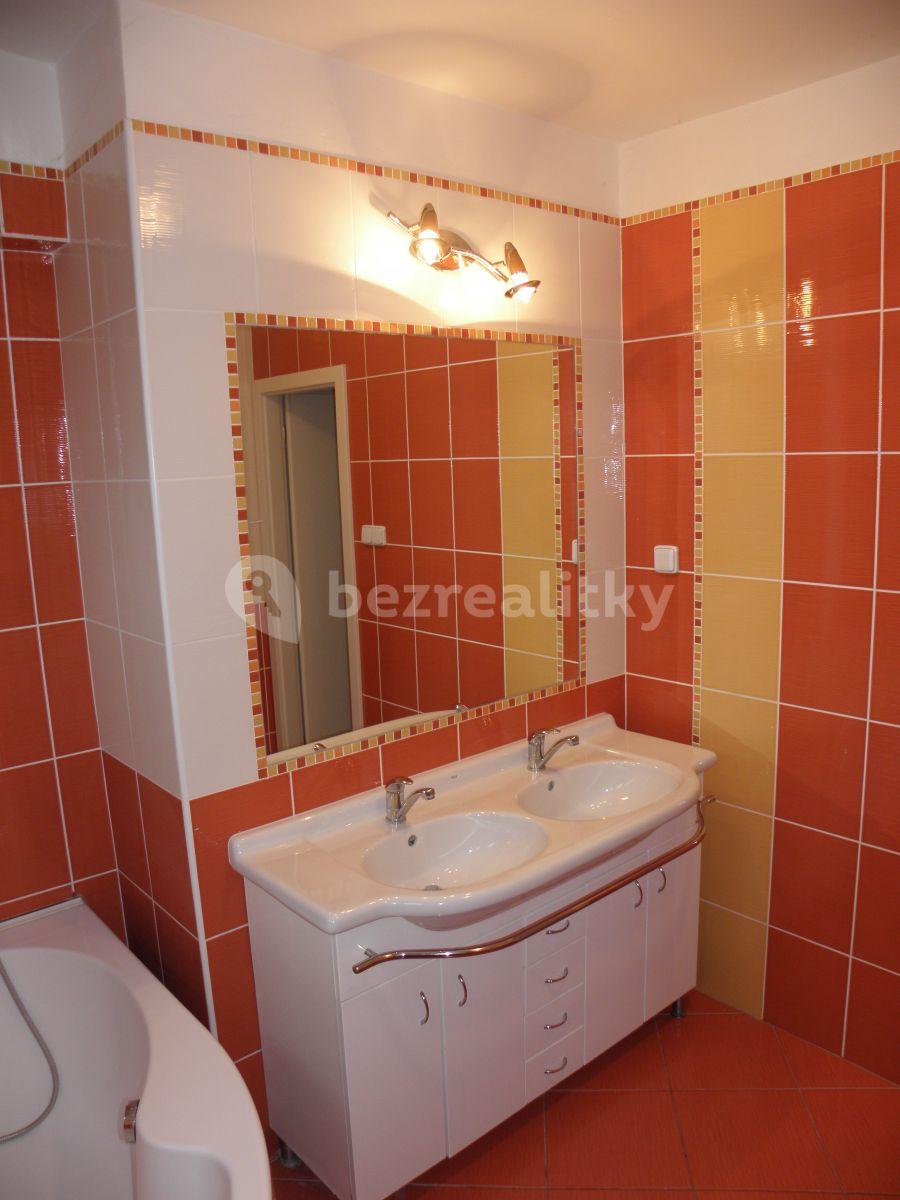 3 bedroom with open-plan kitchen flat to rent, 97 m², Řehořova, Brno, Jihomoravský Region