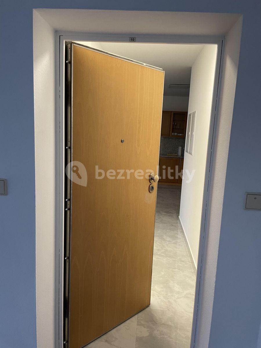 2 bedroom with open-plan kitchen flat to rent, 70 m², Chotovická, Prague, Prague