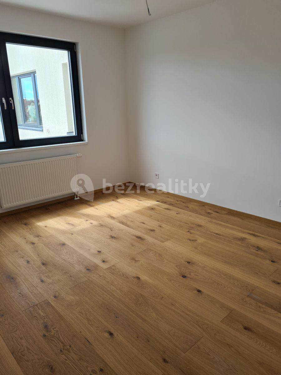 1 bedroom with open-plan kitchen flat to rent, 73 m², Žižkova, Horoměřice, Středočeský Region