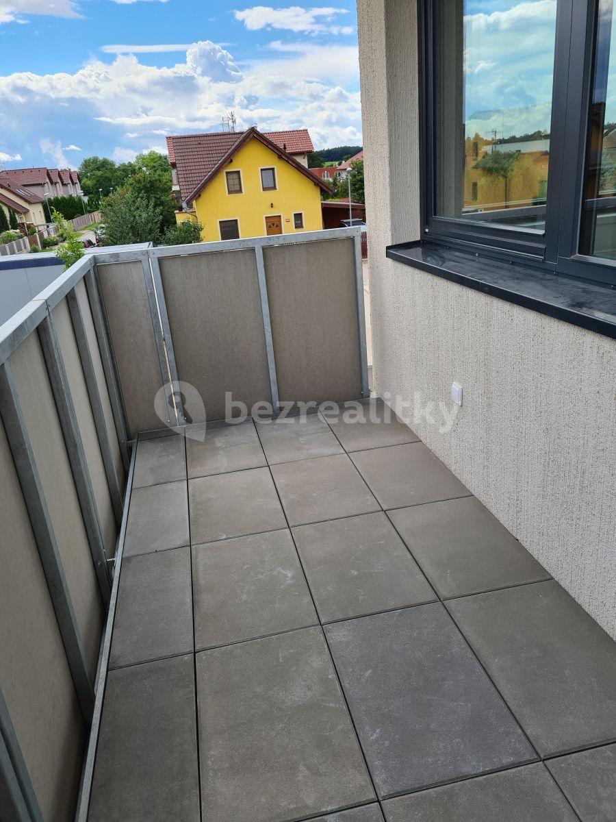 1 bedroom with open-plan kitchen flat to rent, 73 m², Žižkova, Horoměřice, Středočeský Region