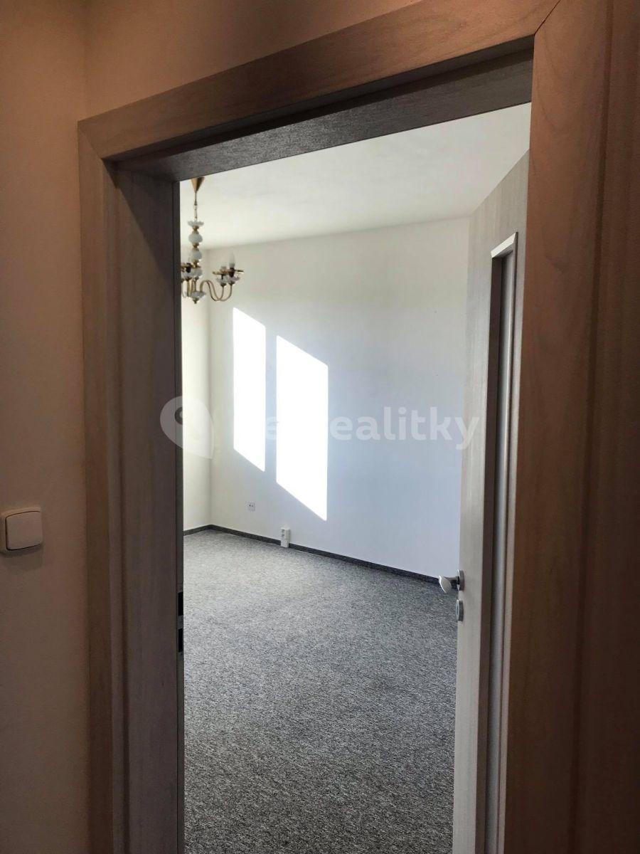 Studio flat to rent, 34 m², Bachova, Prague, Prague