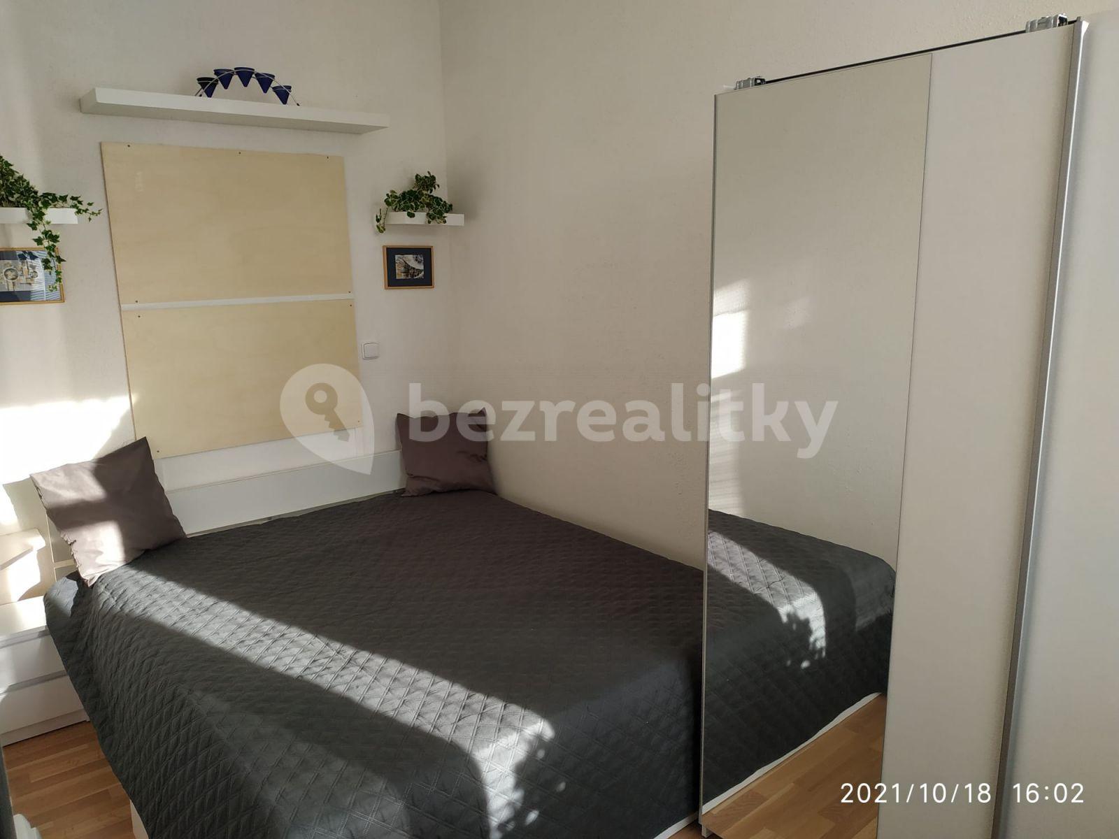 1 bedroom with open-plan kitchen flat to rent, 38 m², Na Okraji, Prague, Prague