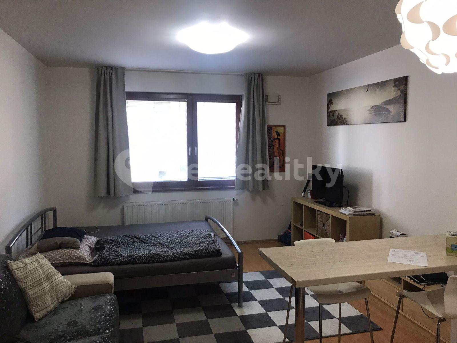 Studio flat to rent, 29 m², Hanusova, Prague, Prague