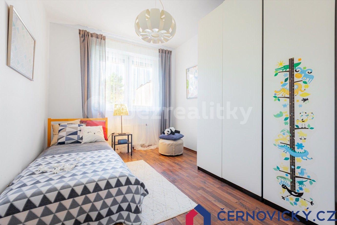 2 bedroom with open-plan kitchen flat to rent, 75 m², U Staré cihelny, Prague, Prague