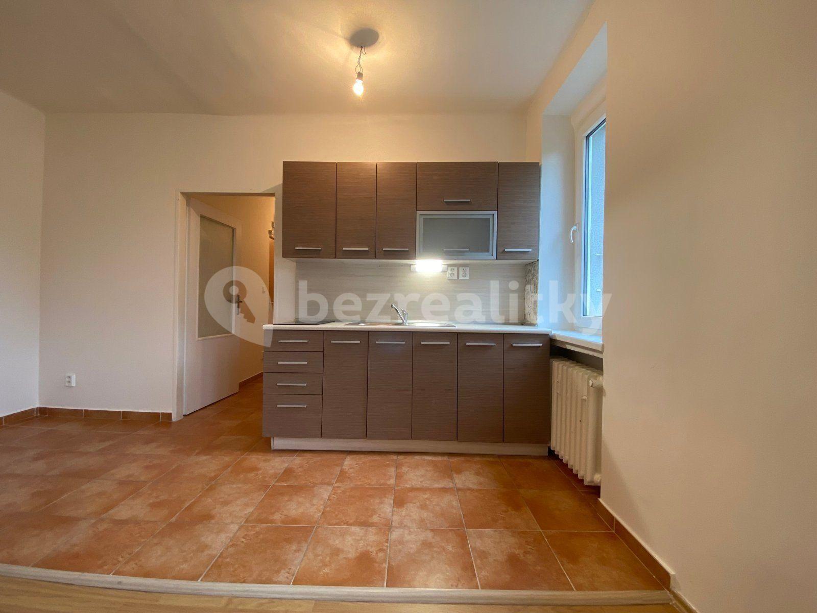 Studio flat to rent, 28 m², Brožíkova, Karviná, Moravskoslezský Region