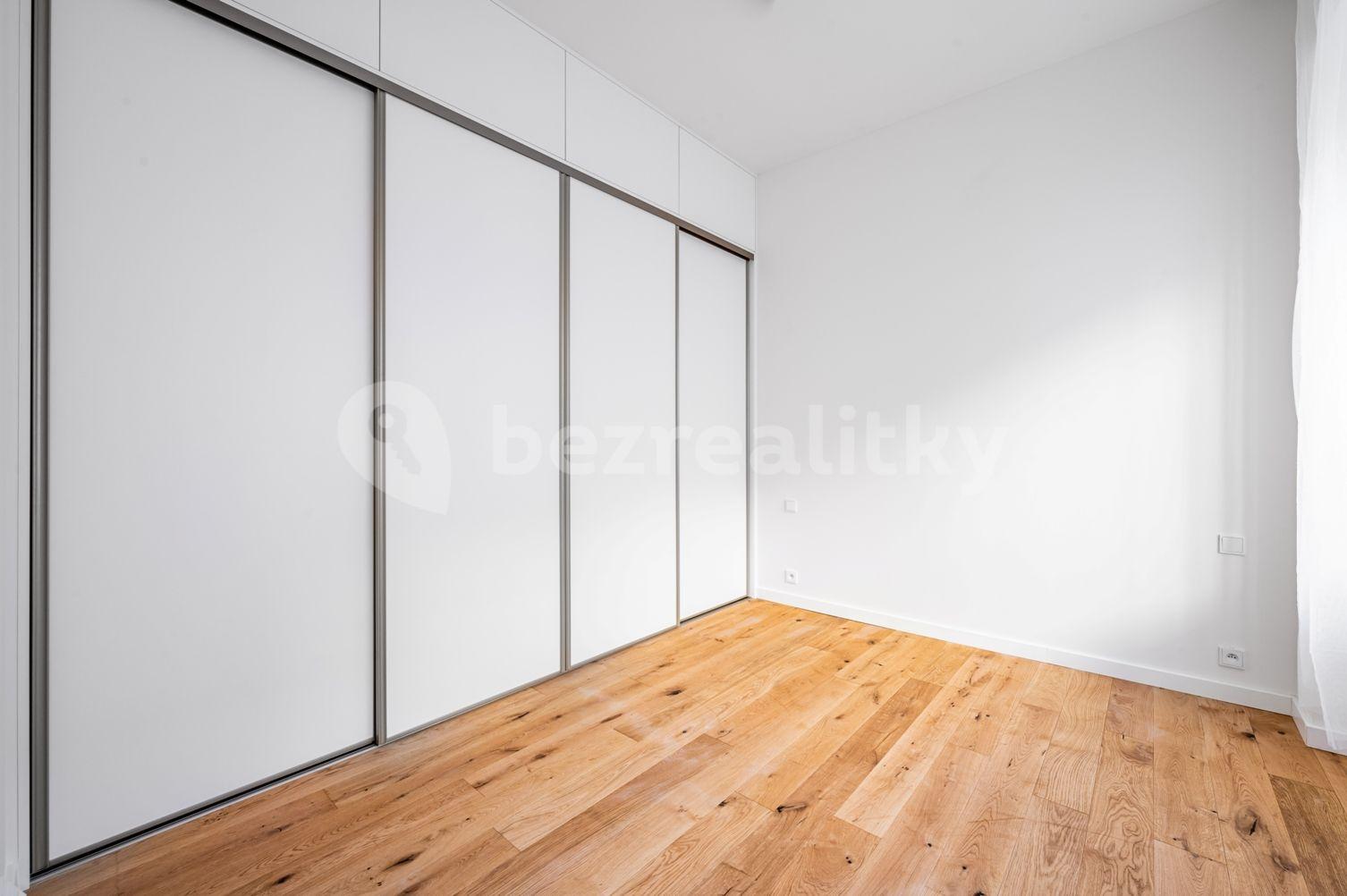 1 bedroom with open-plan kitchen flat to rent, 62 m², Římská, Prague, Prague