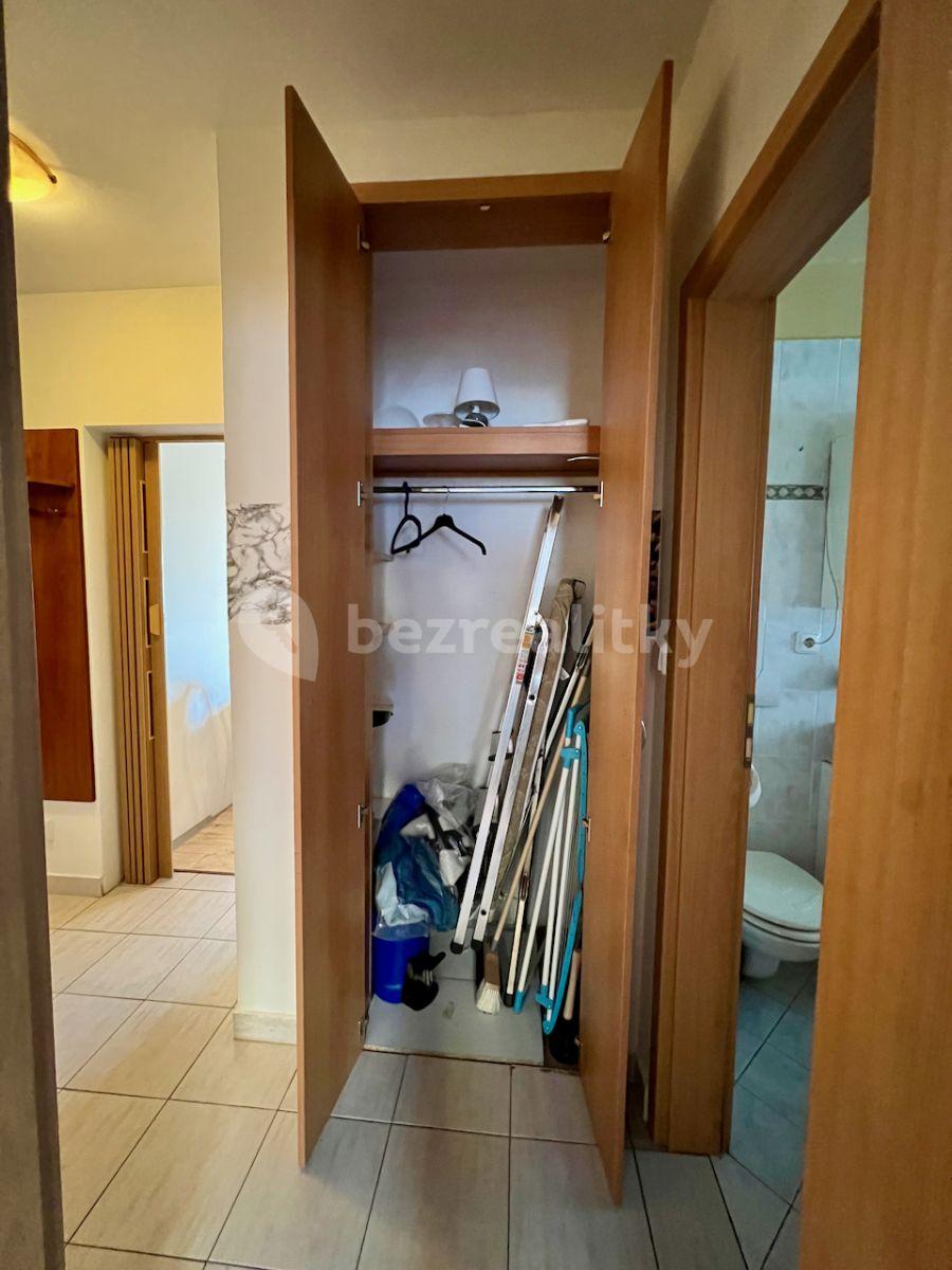 3 bedroom flat to rent, 62 m², Pod Hájem, Králův Dvůr, Středočeský Region