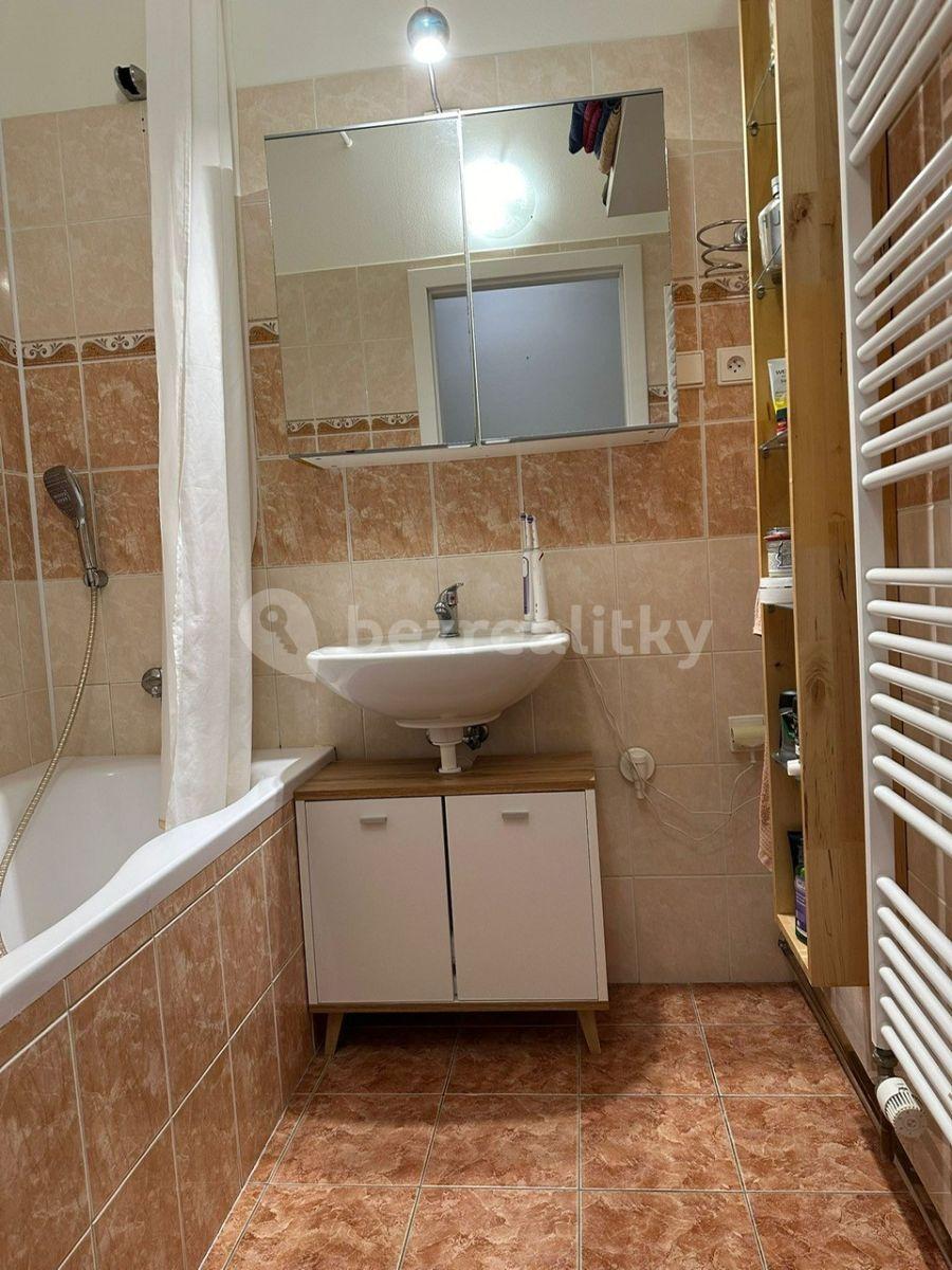 2 bedroom flat to rent, 62 m², Průběžná, Nupaky, Středočeský Region