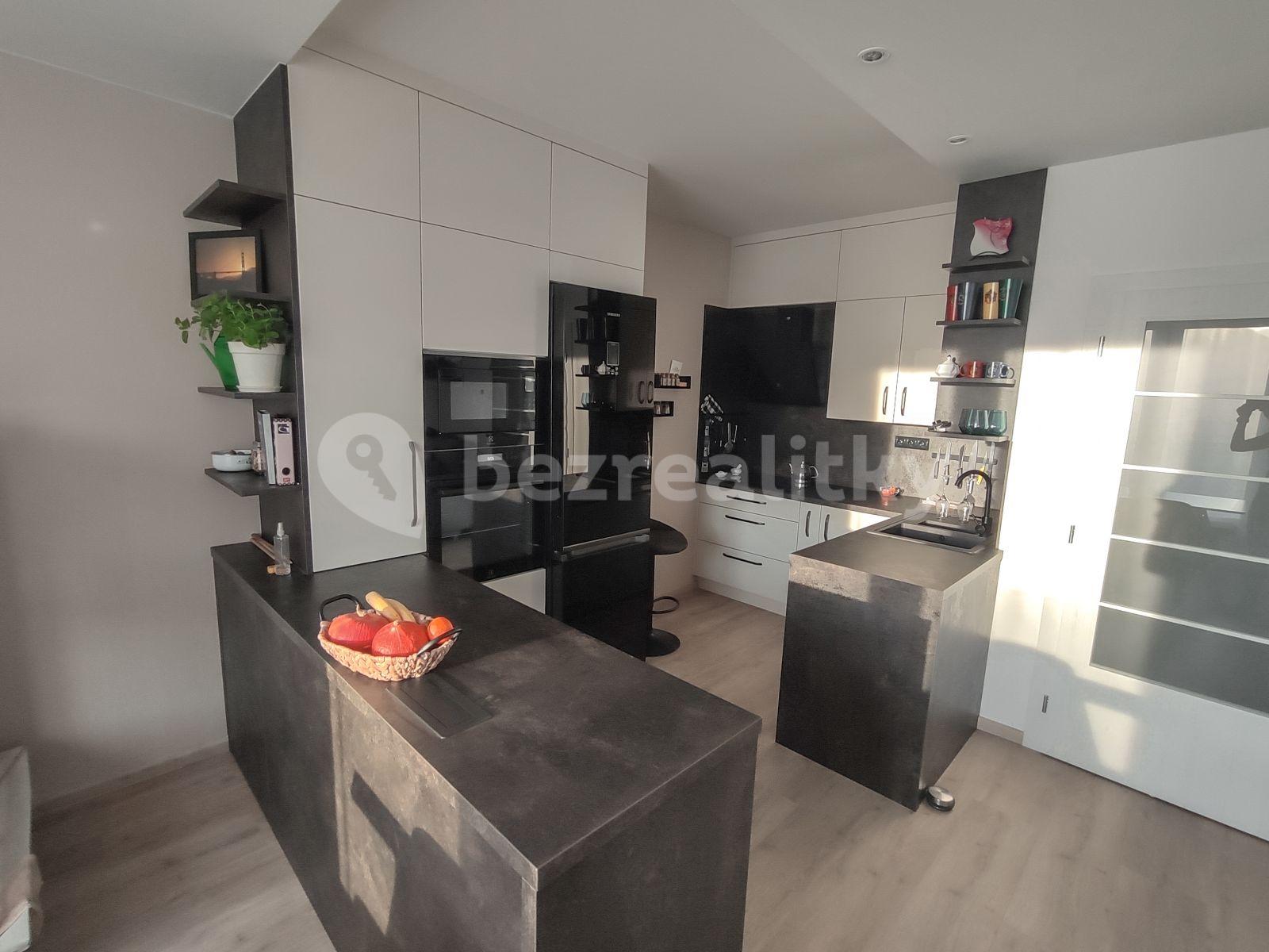 2 bedroom with open-plan kitchen flat to rent, 101 m², Nemocniční, Plzeň, Plzeňský Region